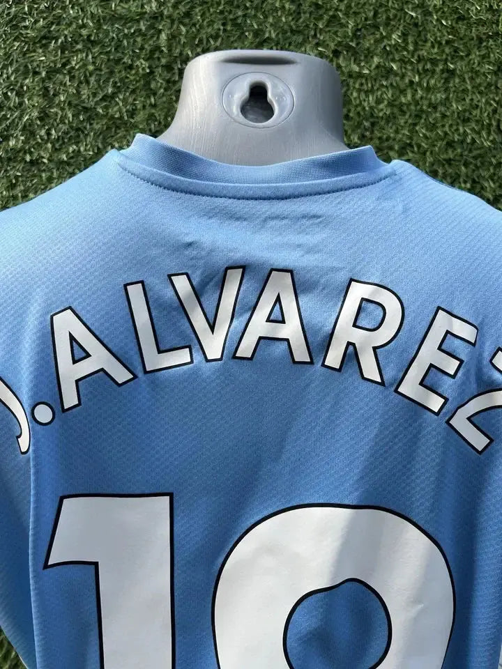 Maillot Alavarez Manchester City - Au Fil Des Légendes puma football shirt