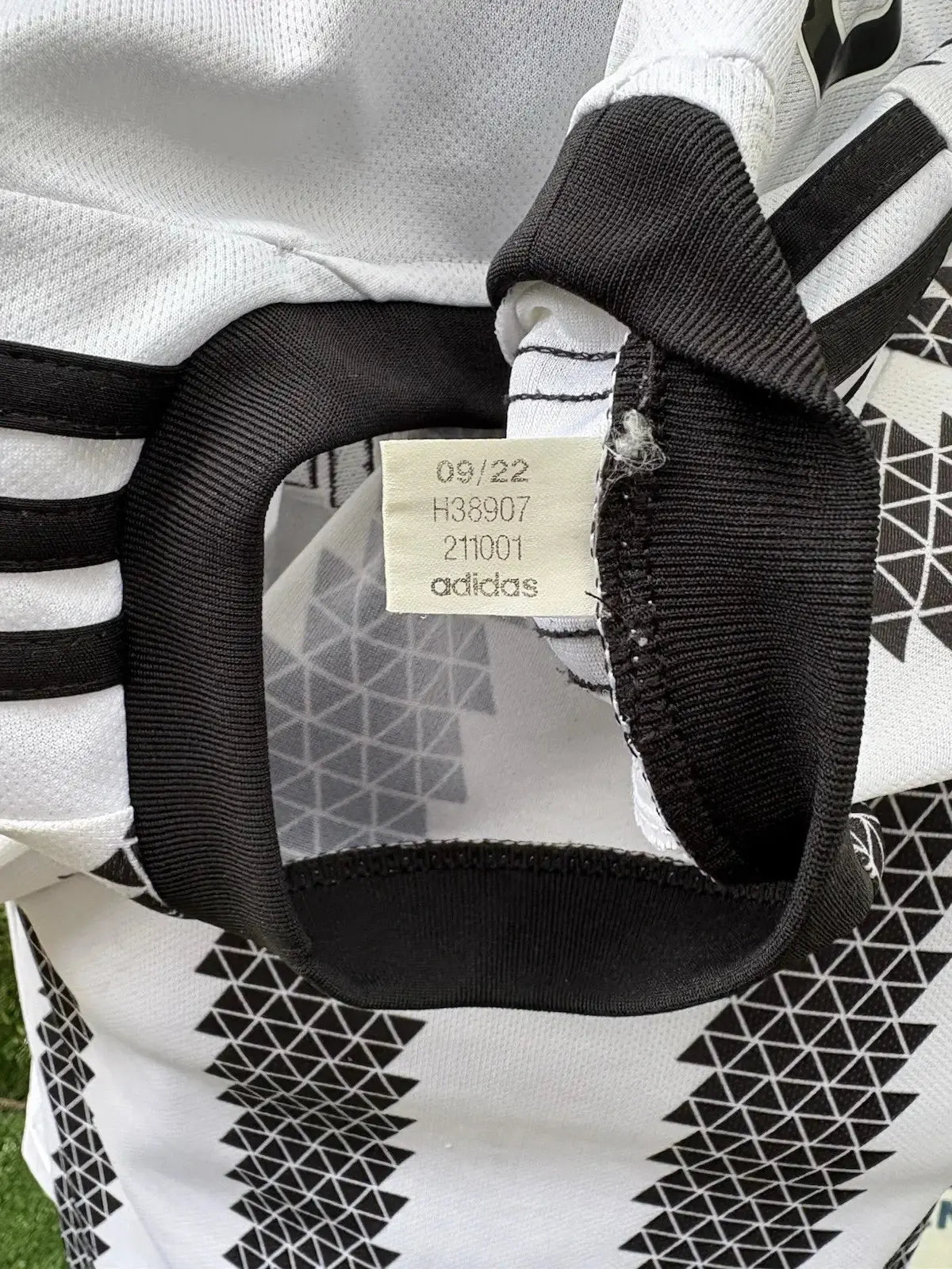 Maillot Chiesa Juventus Turin Au Fil Des Légendes adidas football shirt