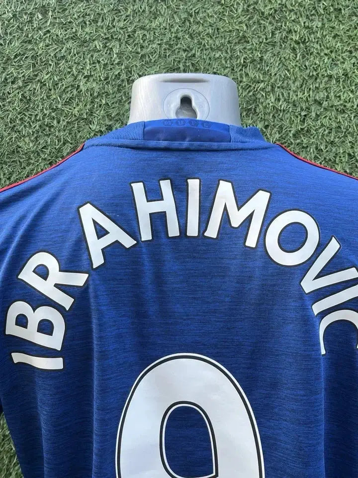 Maillot Ibrahimovic Manchester United Au Fil Des Légendes