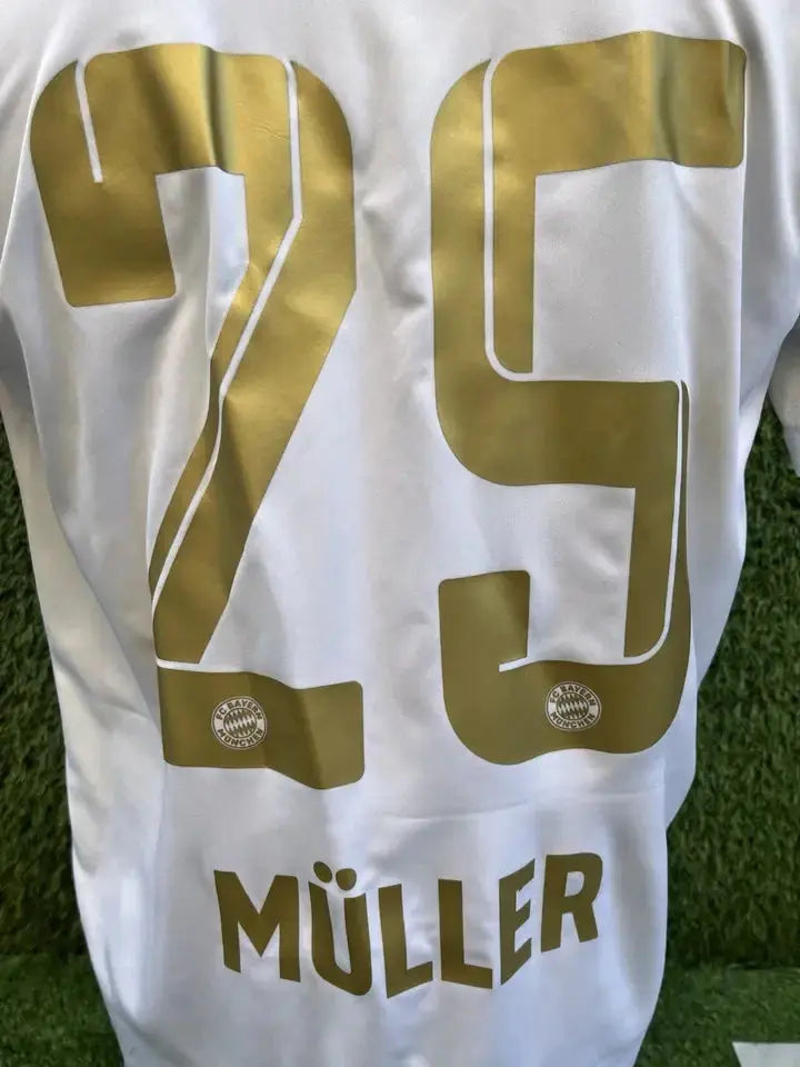 Maillot Muller Bayern munich - Au Fil Des Légendes adidas football jersey