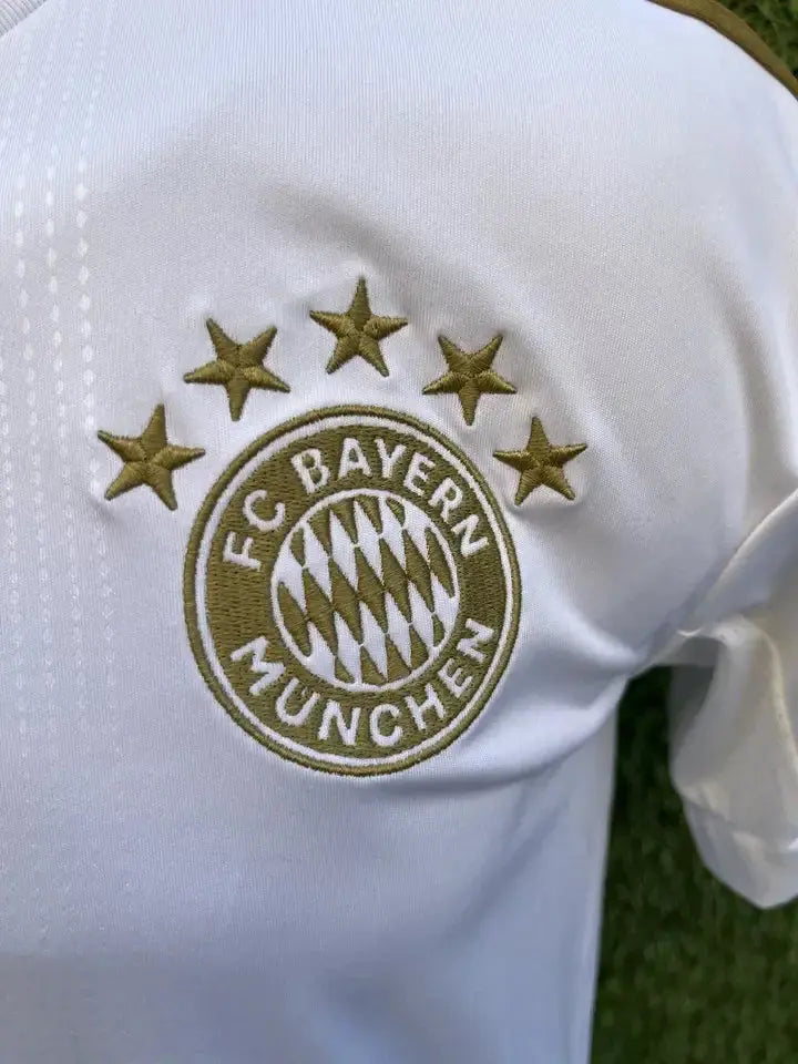 Maillot Muller Bayern munich - Au Fil Des Légendes adidas football jersey