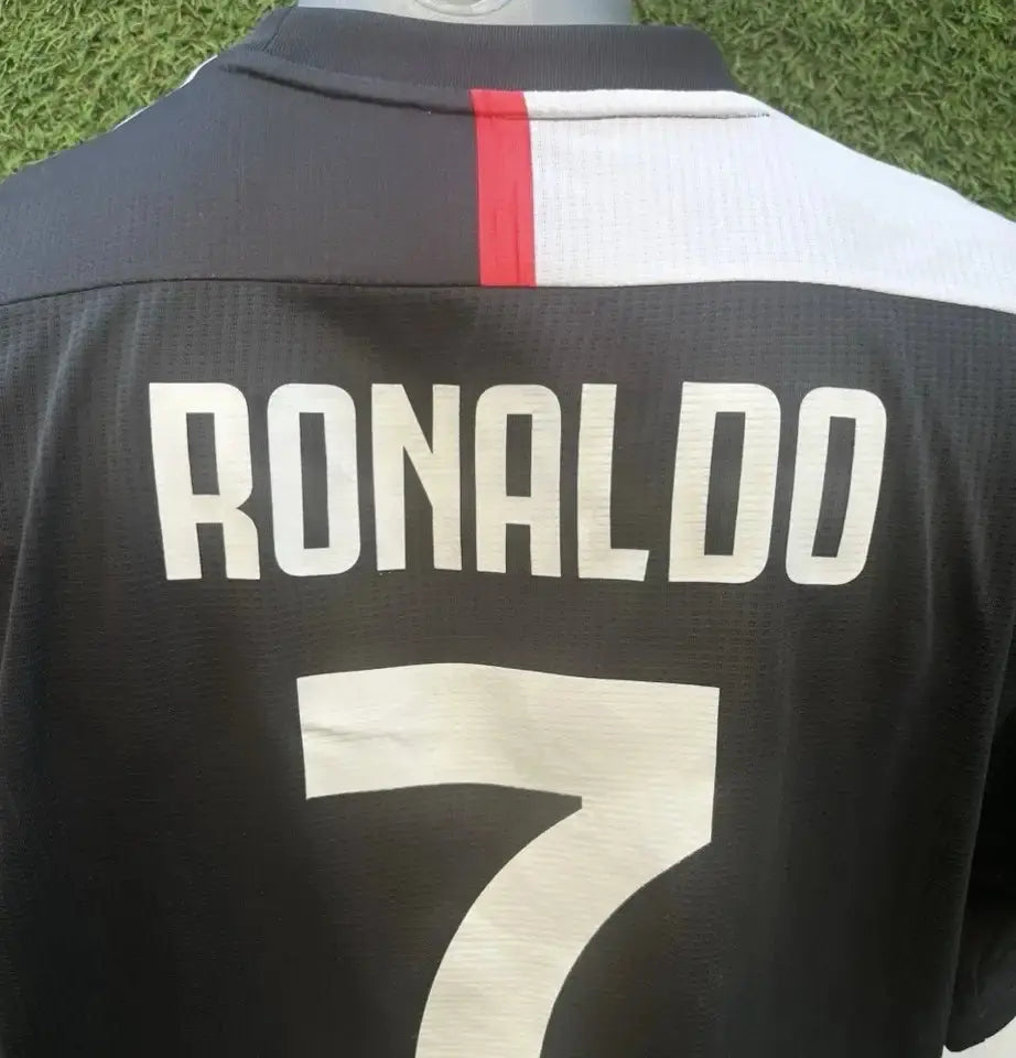 Maillot Ronaldo Juventus Turin Au Fil Des Légendes