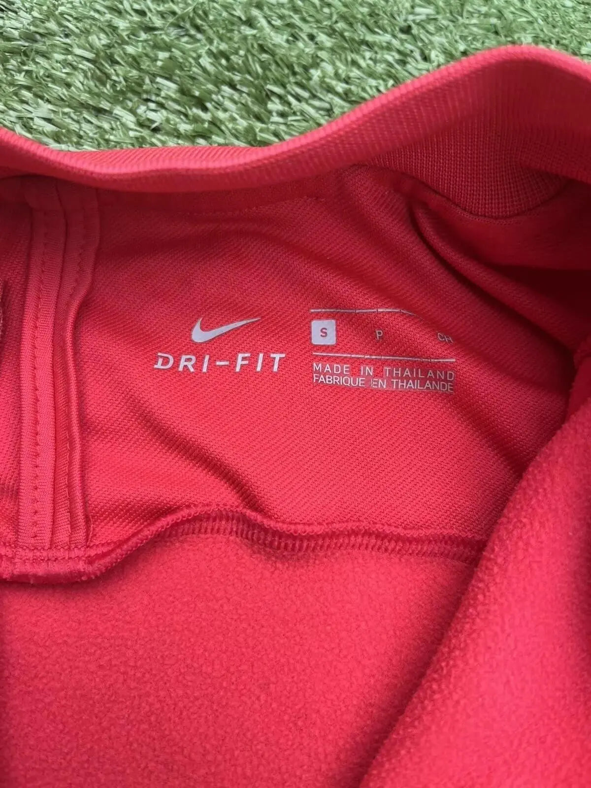 Sweat Barcelone Au Fil Des Légendes