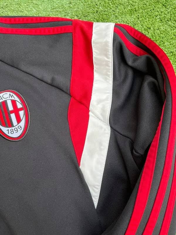 Sweat a capuche Milan Ac Au Fil Des Légendes