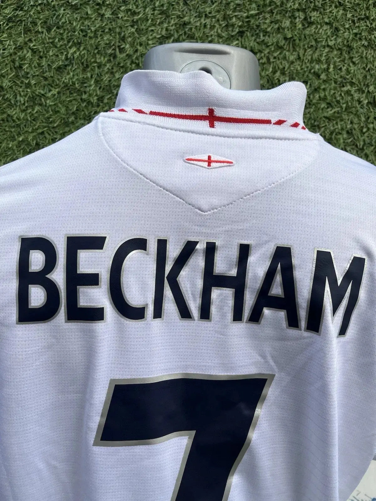 Maillot Beckham Angleterre - Au Fil Des Légendes vintage football shirt umbro authentique