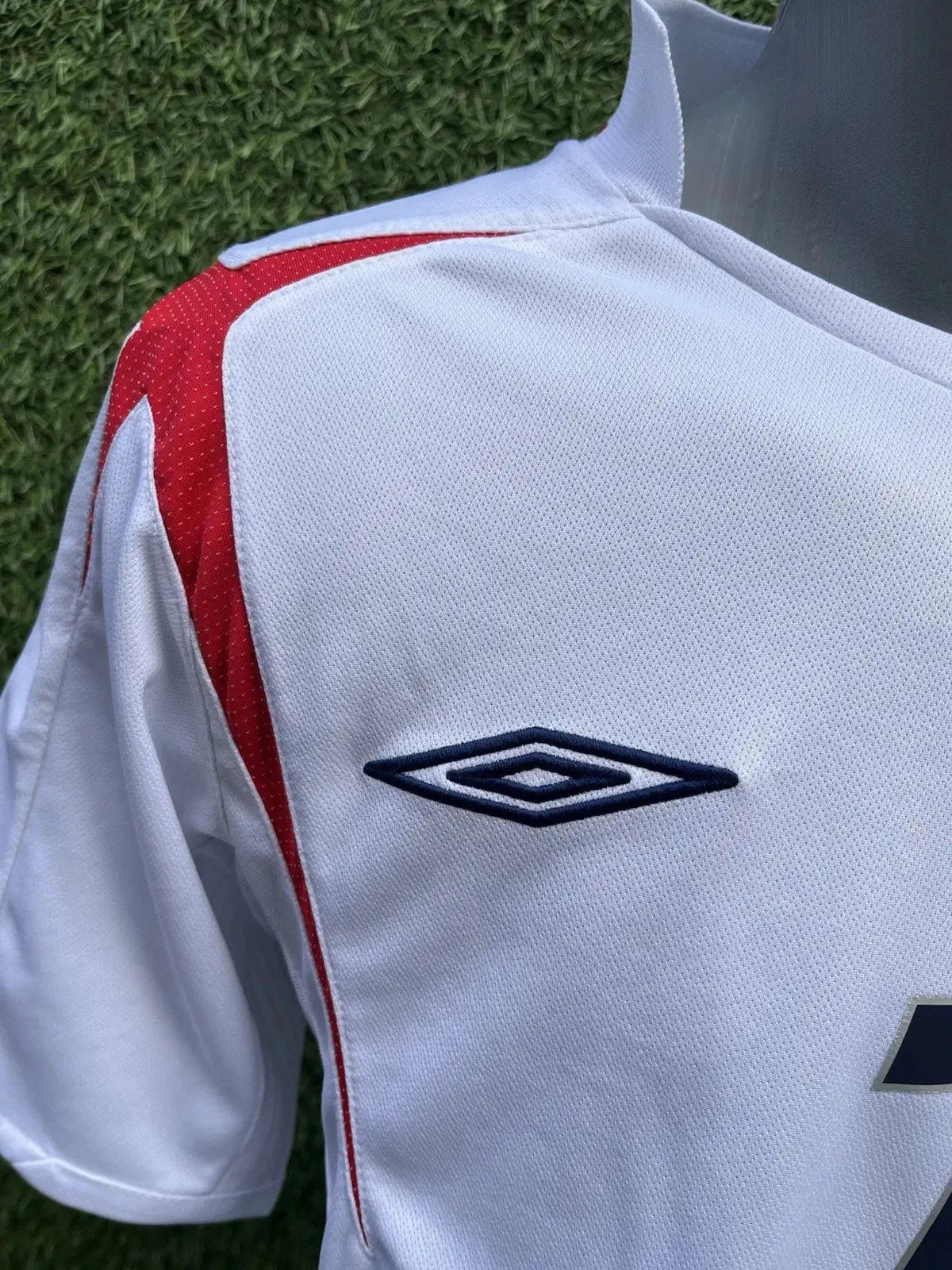 Maillot Beckham Angleterre - Au Fil Des Légendes vintage football shirt umbro authentique