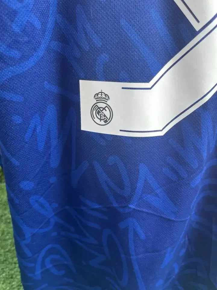 Maillot Benzema Real Madrid - Au Fil Des Légendes adidas football shirt