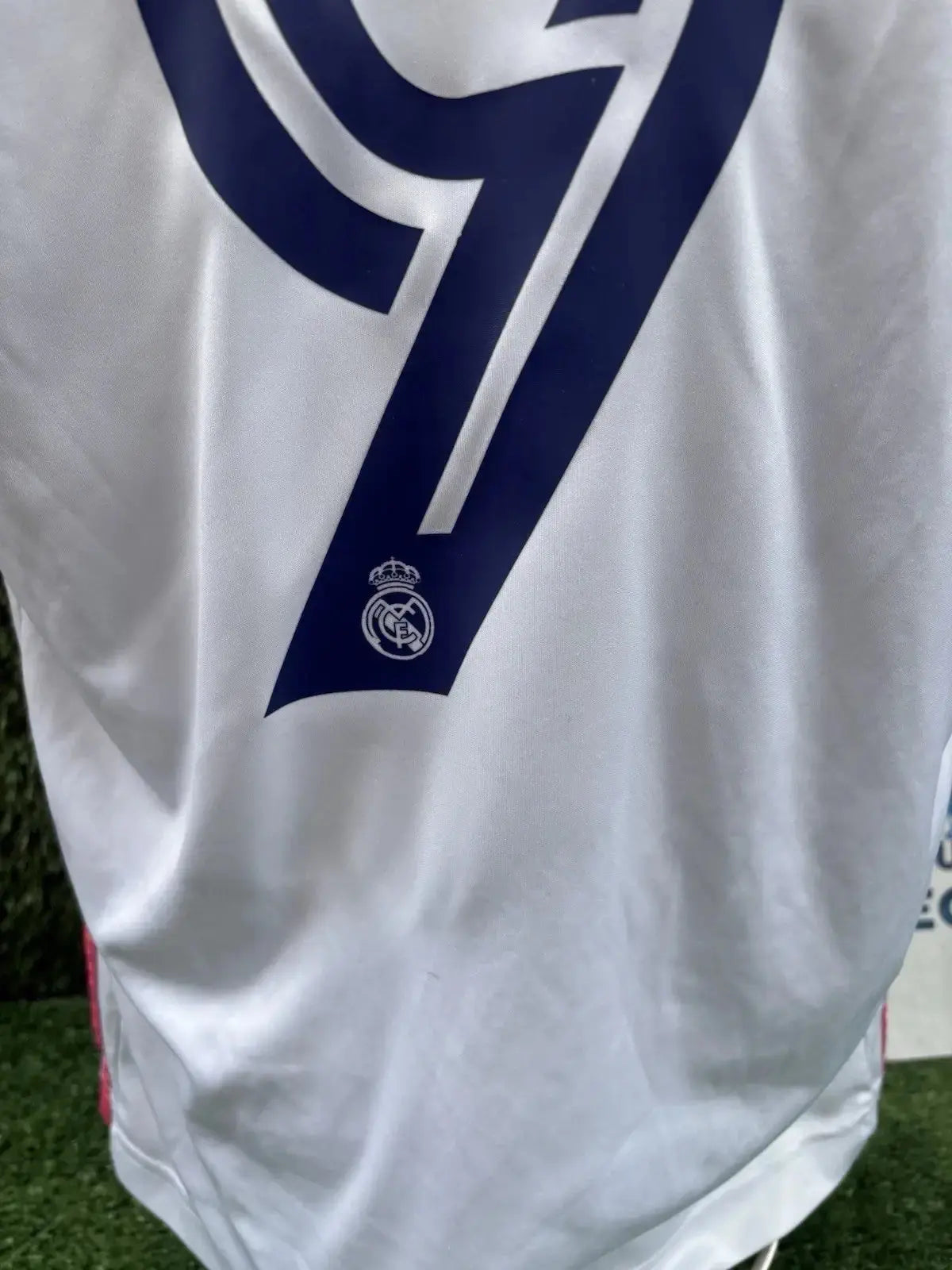 Maillot Benzema Real Madrid - Au Fil Des Légendes adidas football shirt vintage