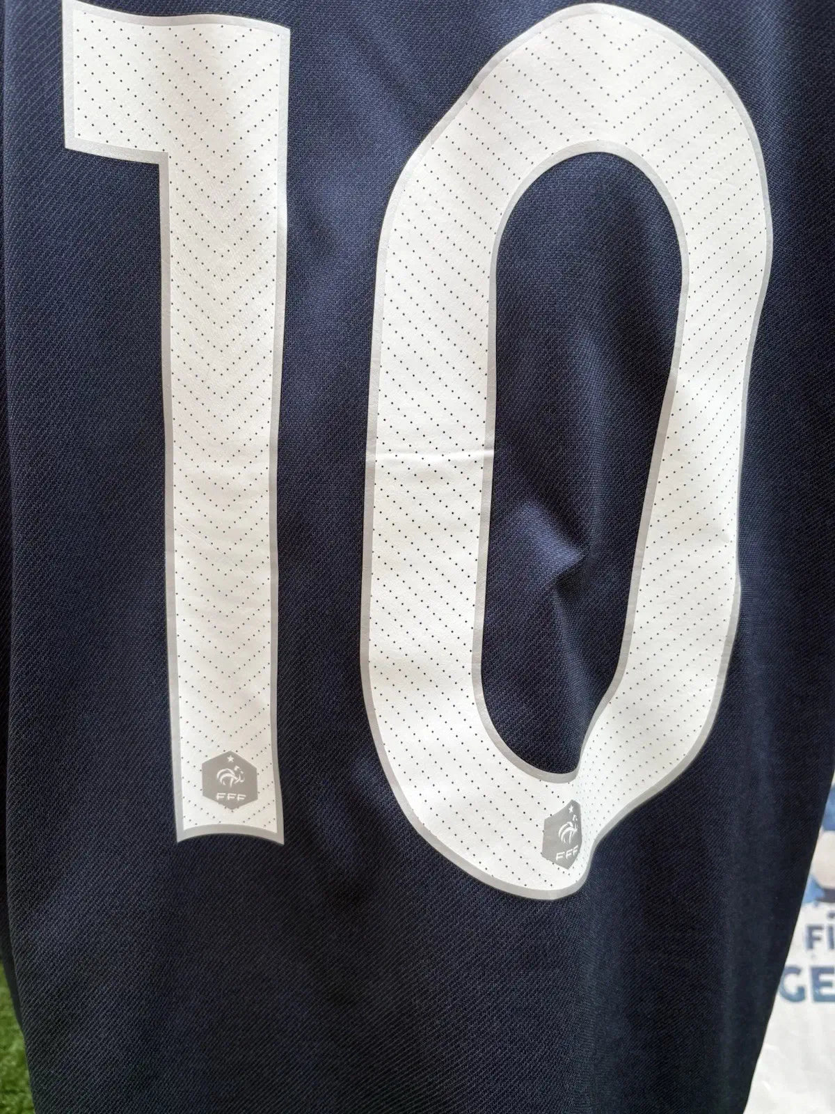 Maillot Benzema équipe de France - home 2014 - Taille M Au Fil Des Légendes