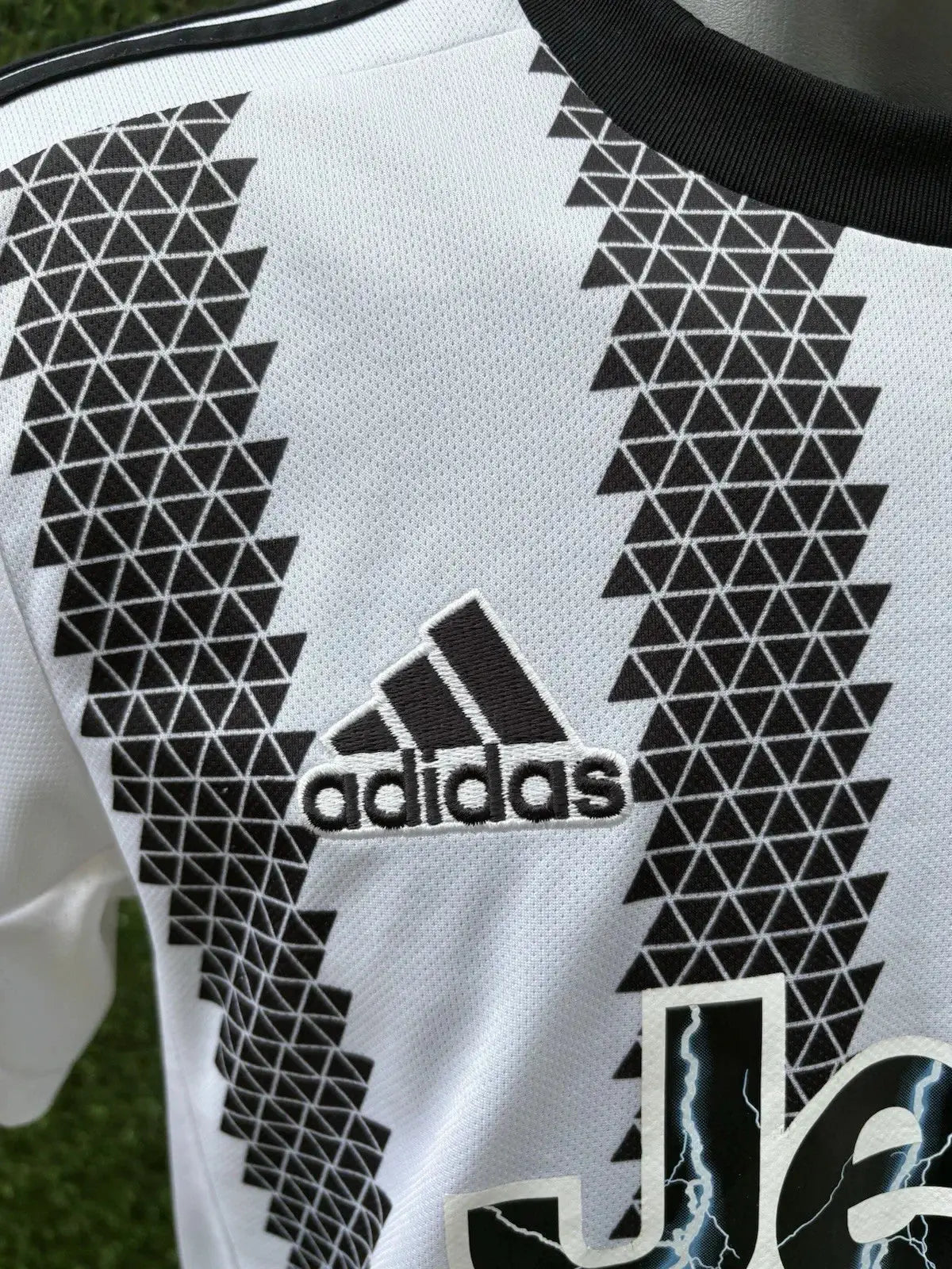 Maillot Chiesa Juventus Turin Au Fil Des Légendes adidas football shirt