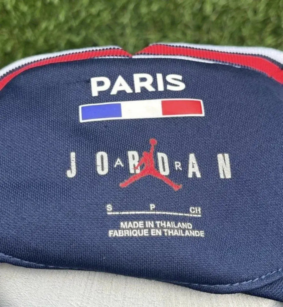 Maillot Hakimi PSG - Au Fil Des Légendes Jordan football shirt authentique