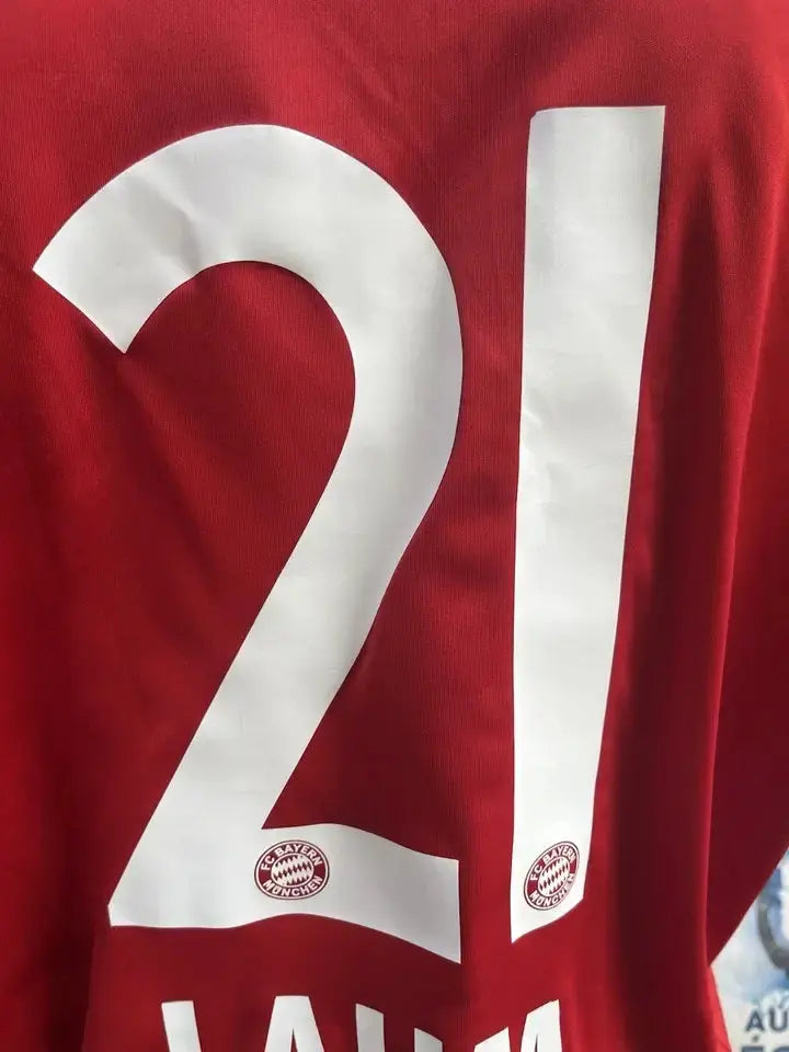 Maillot Lahm Bayern Munich - Au Fil Des Légendes adidas football shirt allemagne