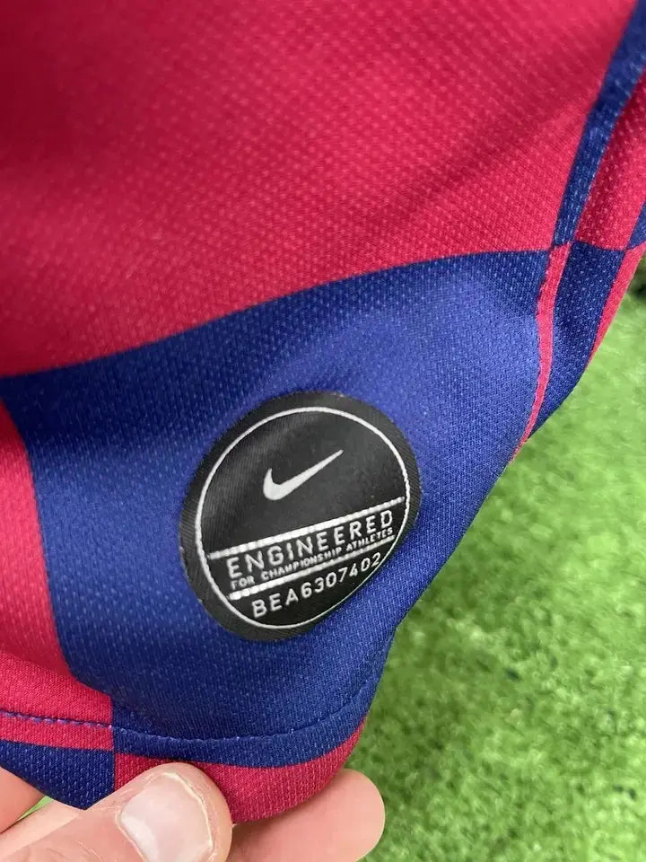 Maillot Messi Barcelone - Au Fil Des Légendes nike football shirt vintage