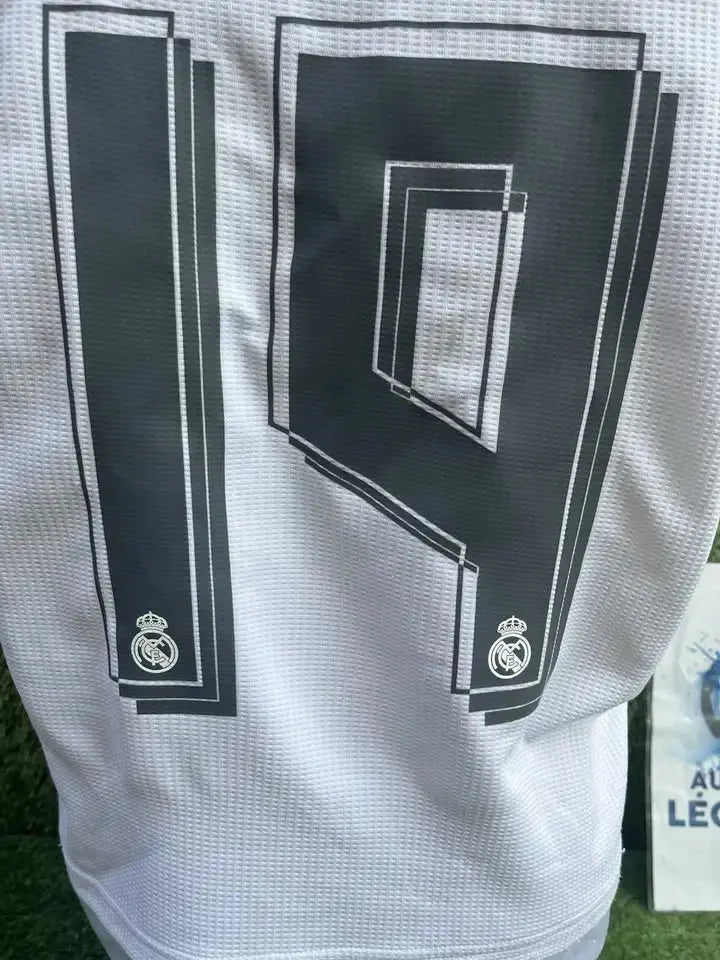 Maillot Modric Real Madrid - Au Fil Des Légendes adidas football shirt