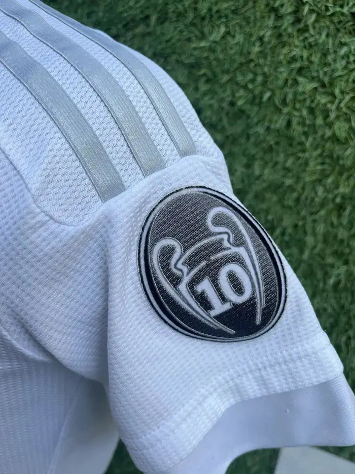 Maillot Modric Real Madrid - Au Fil Des Légendes adidas football shirt