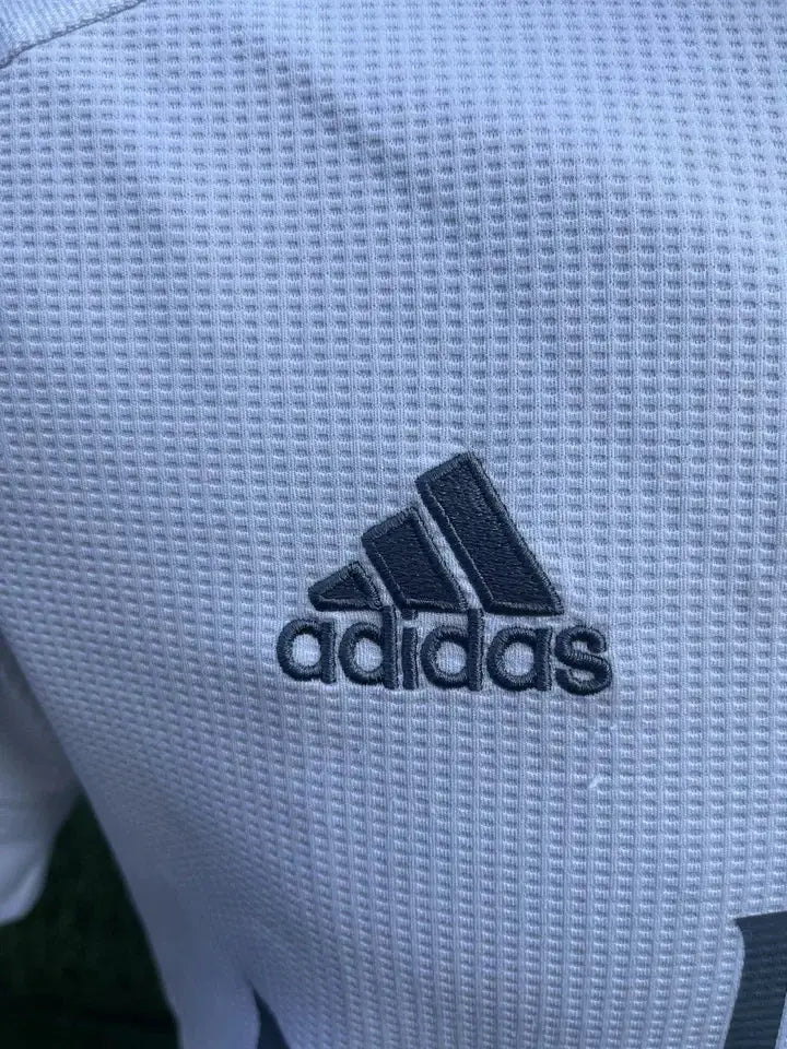 Maillot Modric Real Madrid - Au Fil Des Légendes adidas football shirt