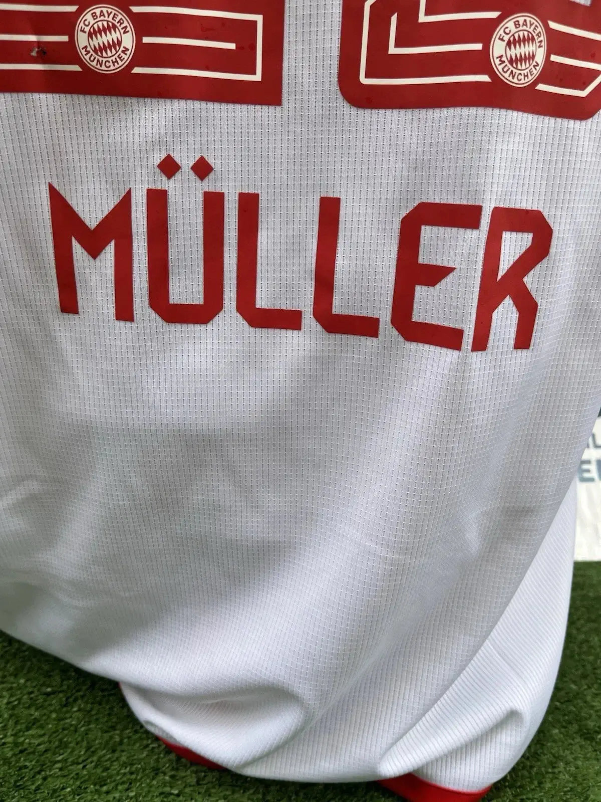 Maillot Muller Bayern Munich - Au Fil Des Légendes adidas football shirt