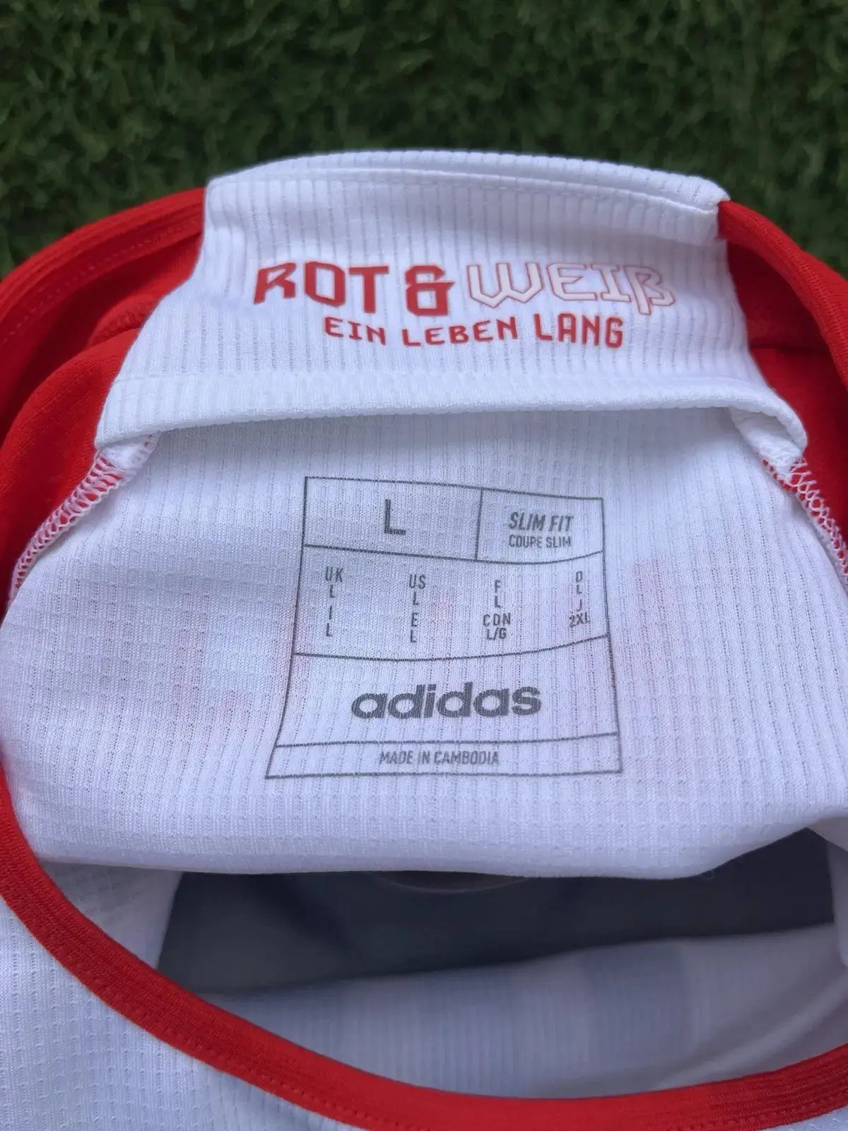 Maillot Muller Bayern Munich - Au Fil Des Légendes adidas football shirt