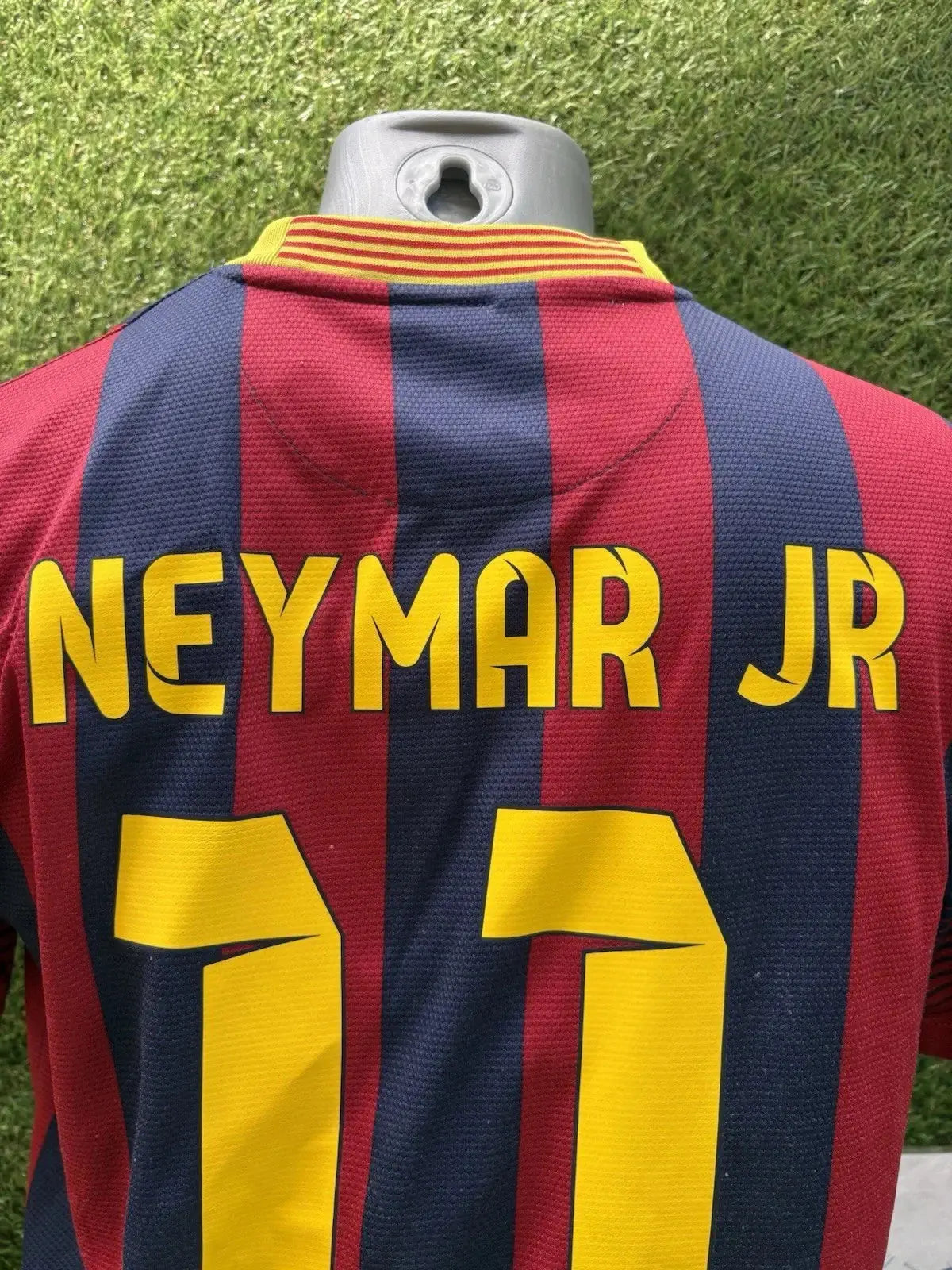 Maillot Neymar Barcelone Au Fil Des Légendes nike football shirt vintage