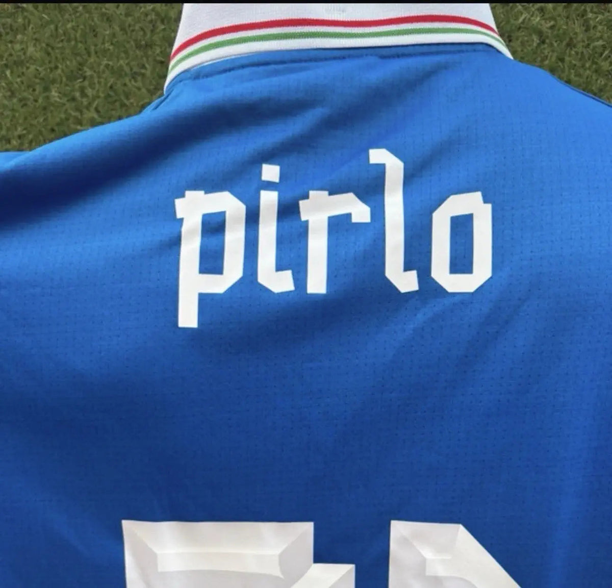 Maillot Pirlo Italie - home 2012 - Taille M Au Fil Des Légendes