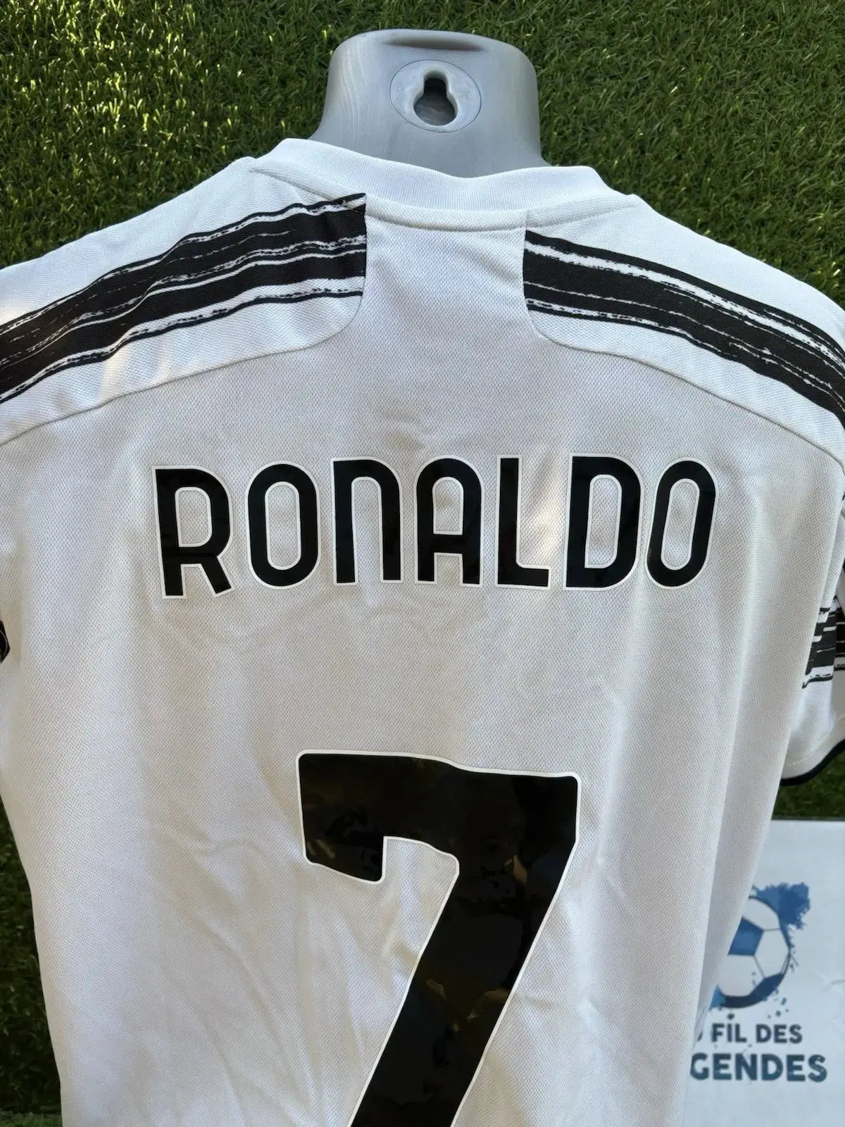 Maillot Ronaldo Juventus Turin Au Fil Des Légendes adidas football shirt