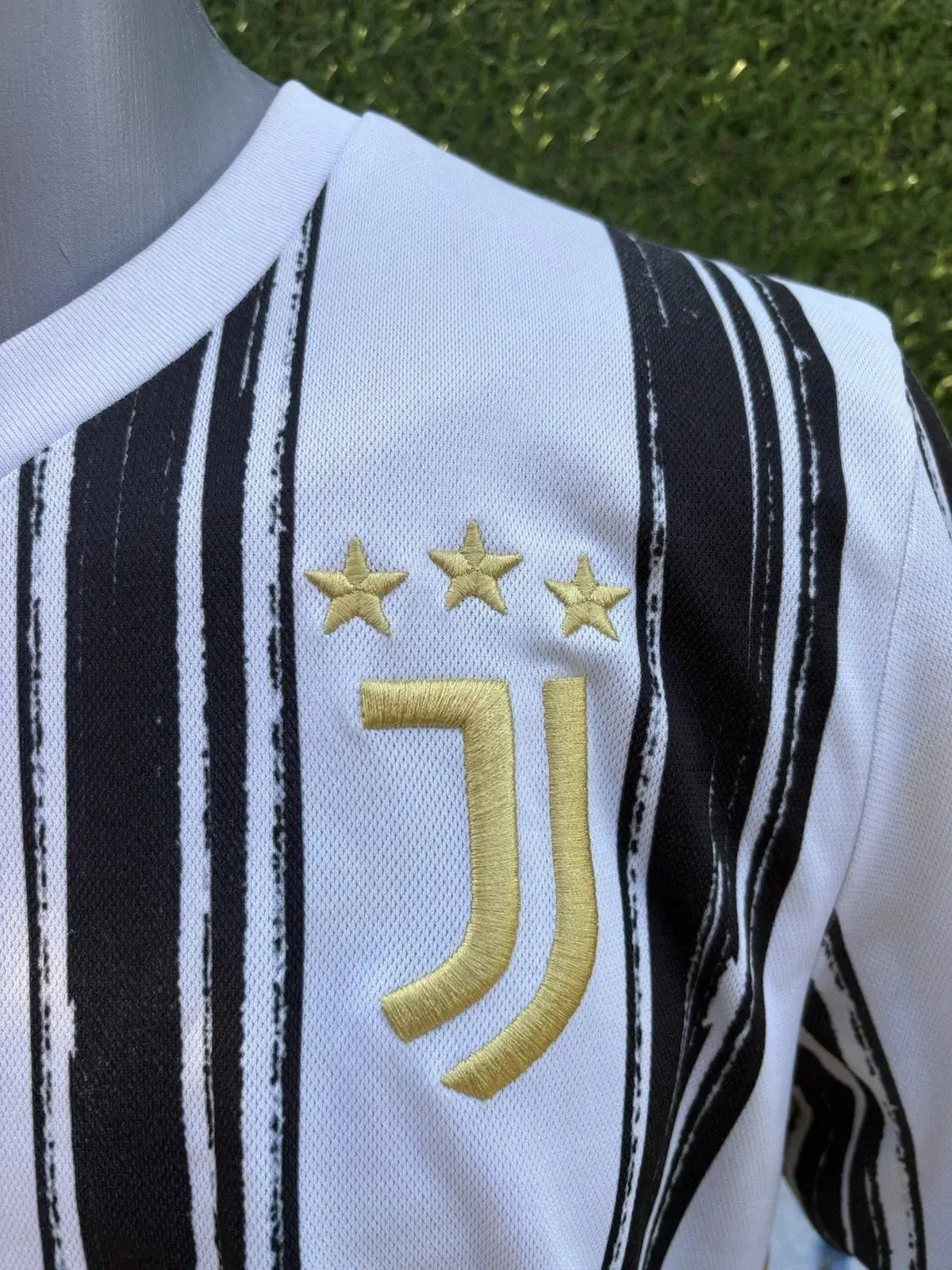 Maillot Ronaldo Juventus Turin Au Fil Des Légendes adidas football shirt