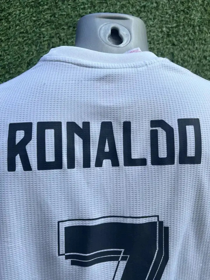 Maillot Ronaldo Real Madrid - Au Fil Des Légendes adidas football shirt cr7