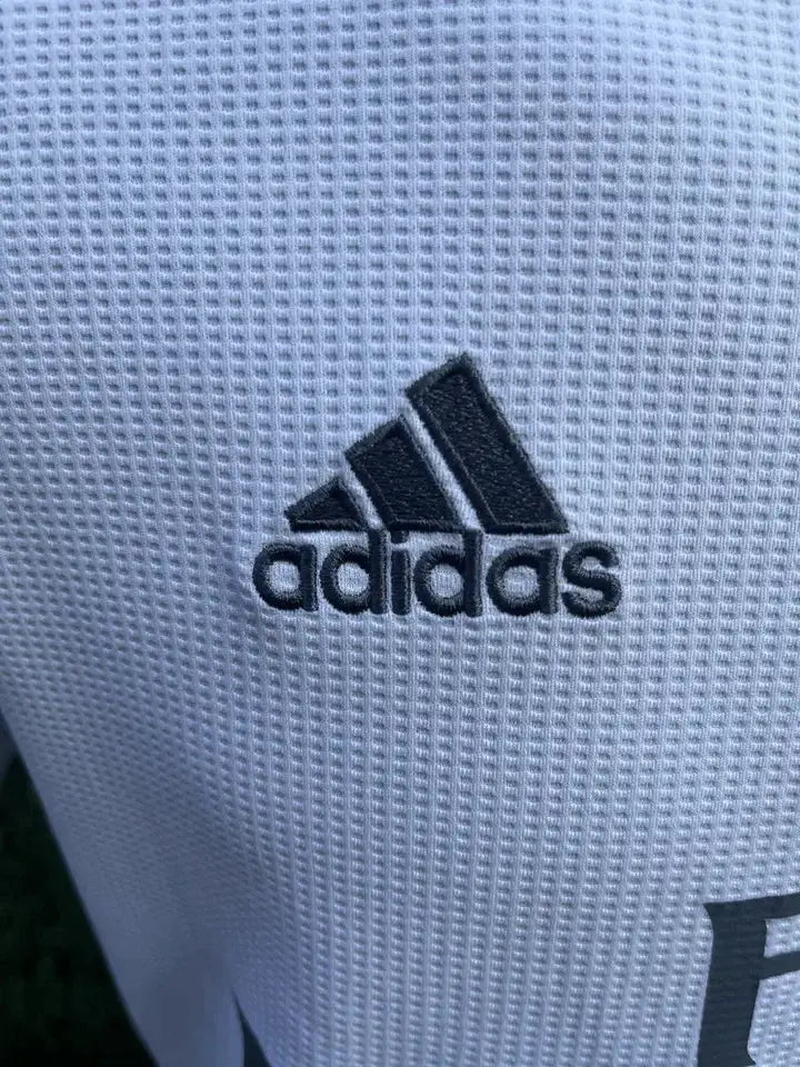 Maillot Ronaldo Real Madrid - Au Fil Des Légendes adidas football shirt cr7