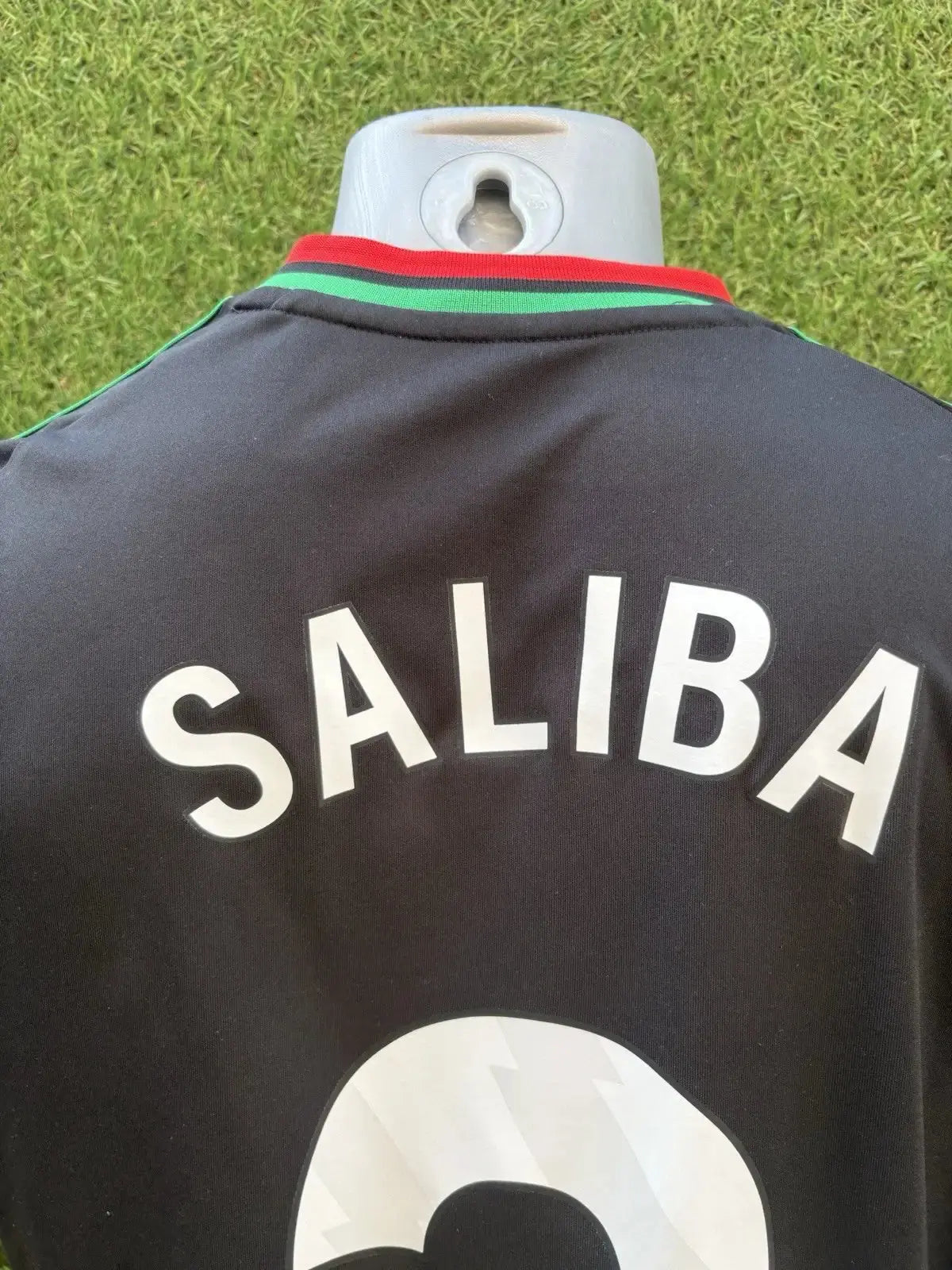 Maillot Saliba Arsenal Au Fil Des Légendes adidas football shirt
