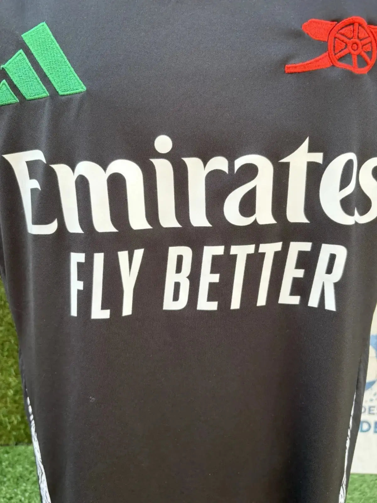 Maillot Saliba Arsenal Au Fil Des Légendes adidas football shirt