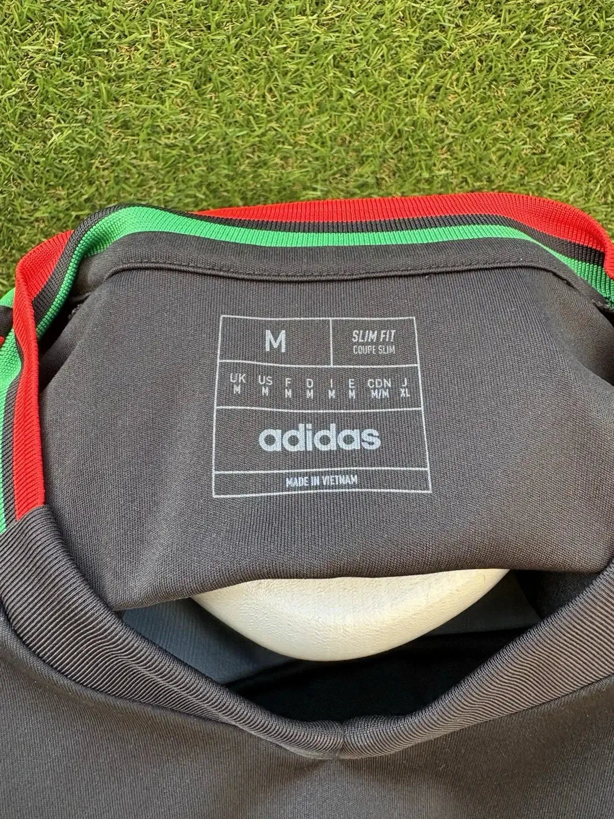 Maillot Saliba Arsenal Au Fil Des Légendes adidas football shirt