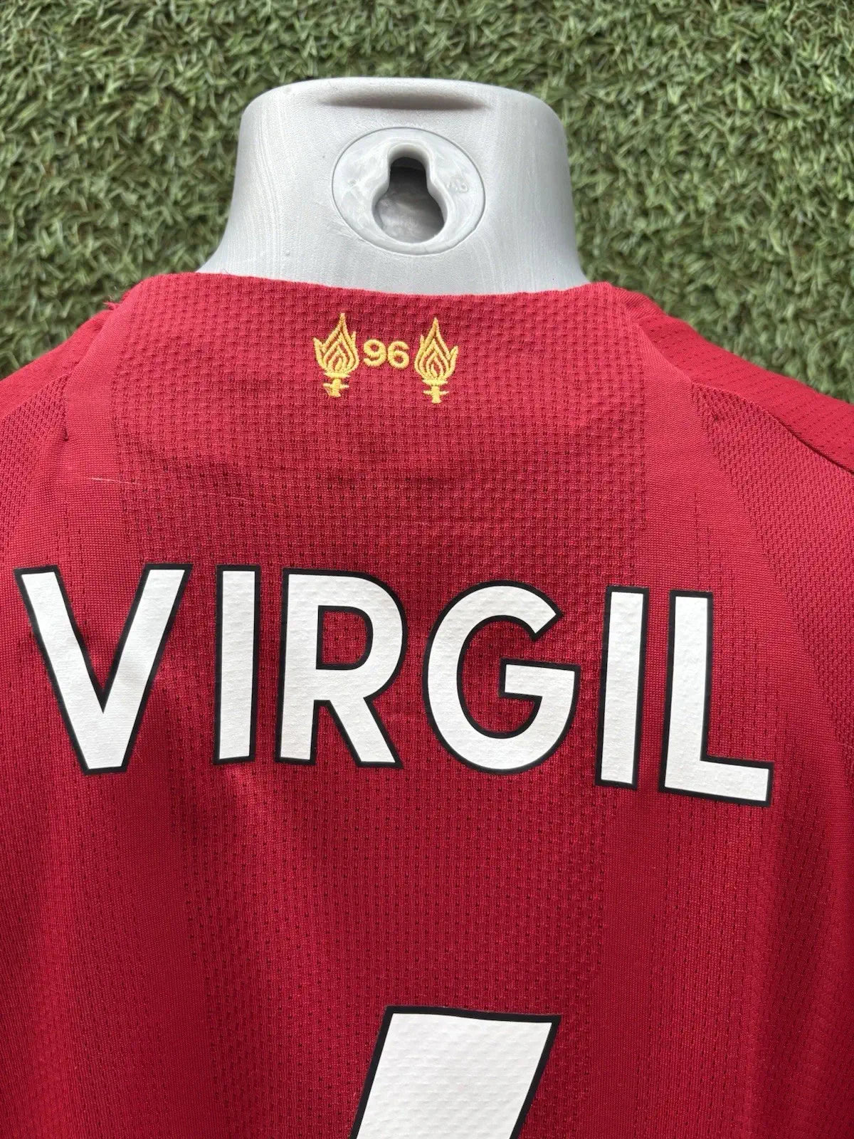 Maillot Van Dijk Liverpool - home 2019 /20- Taille M Au Fil Des Légendes