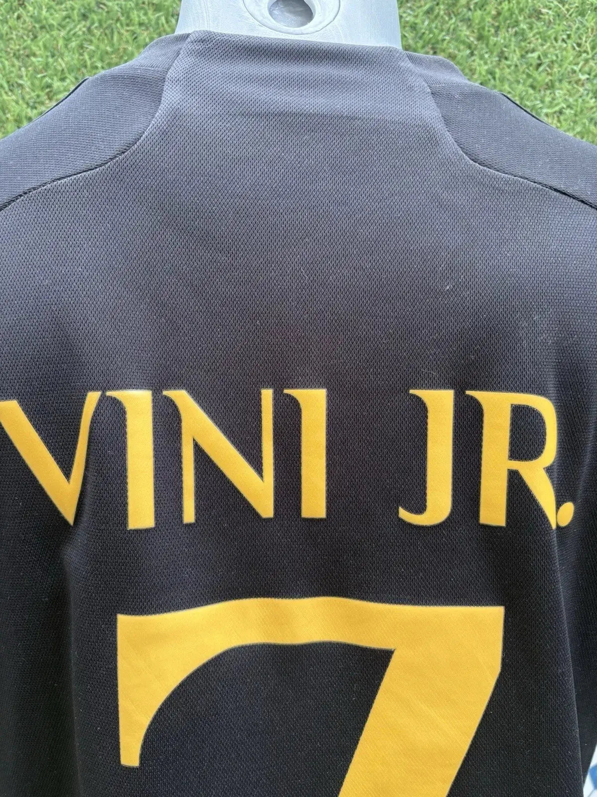 Maillot Vinicius Jr real Madrid Au Fil Des Légendes adidas football shirt