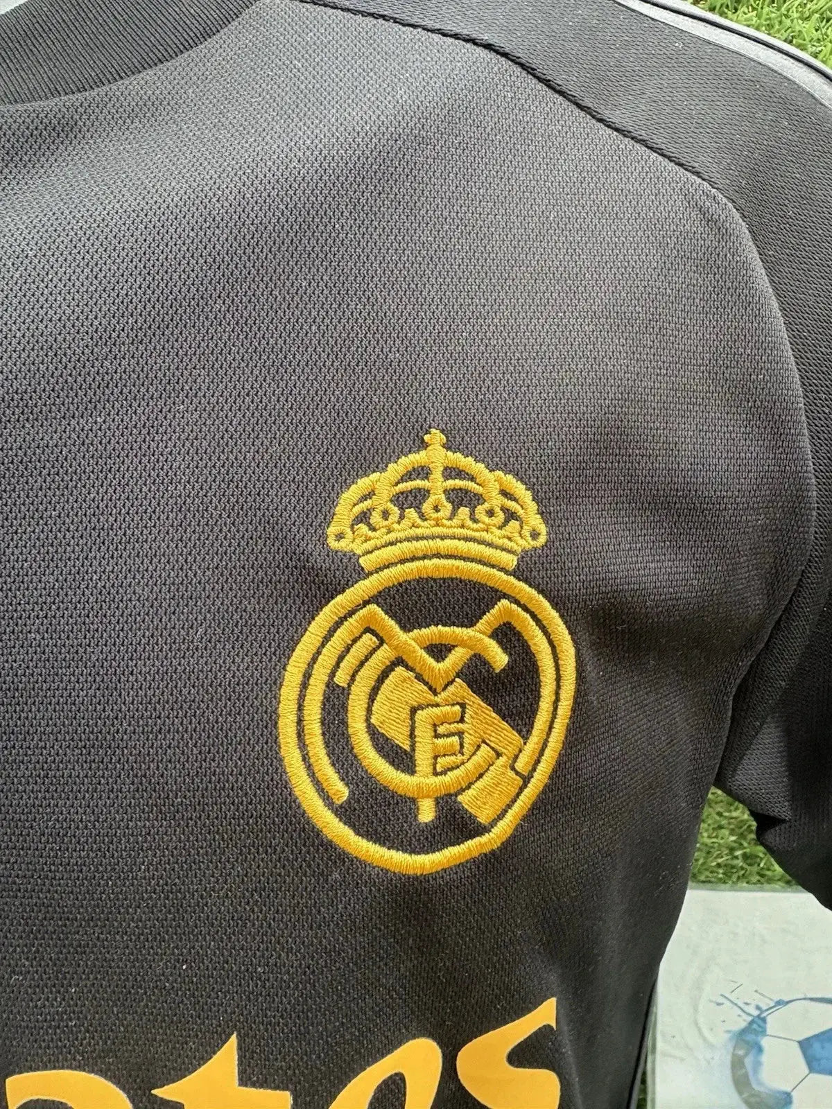 Maillot Vinicius Jr real Madrid Au Fil Des Légendes adidas football shirt