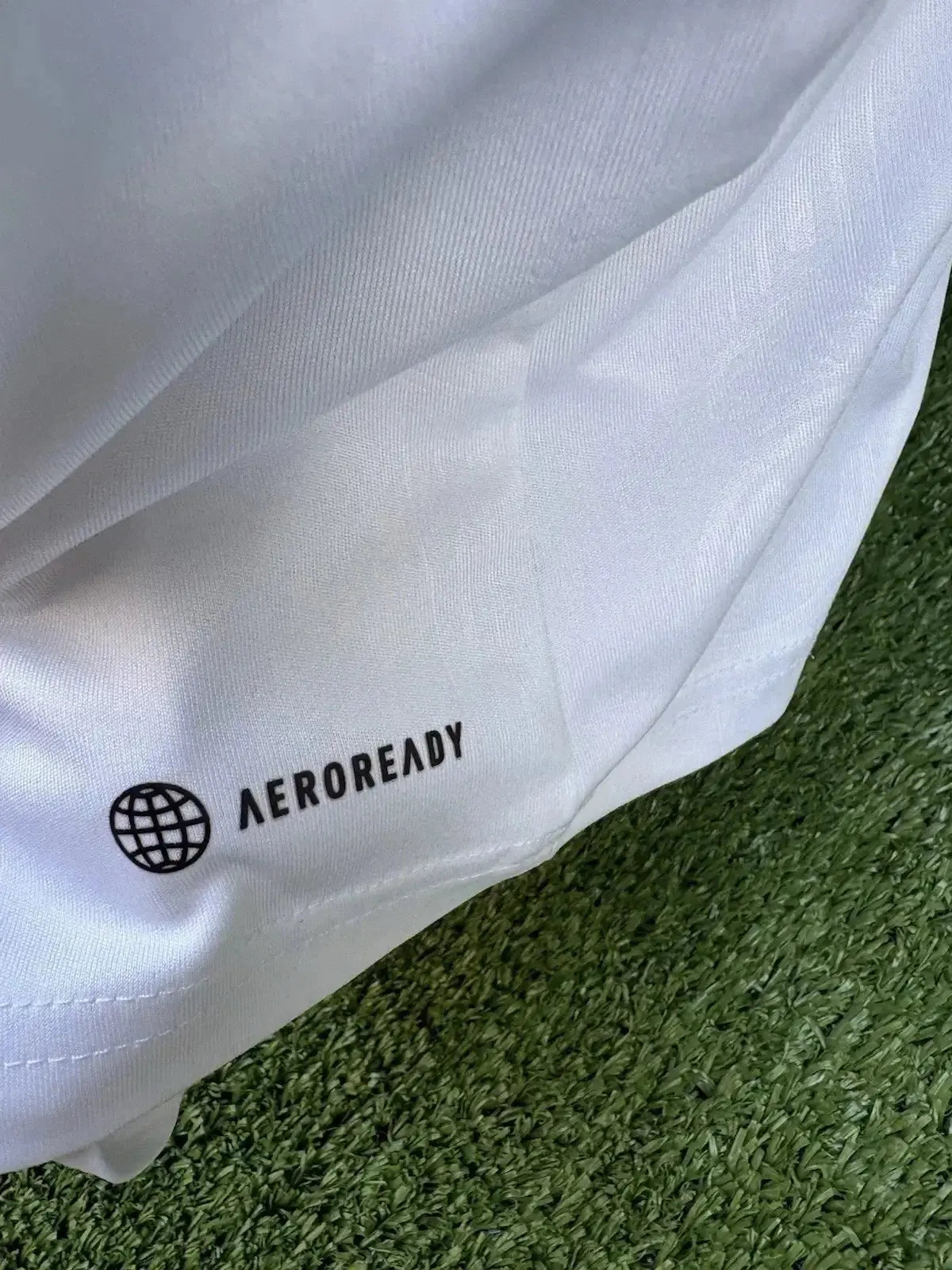 Maillot Vinicius Real Madrid jr - Au Fil Des Légendes adidas football shirt