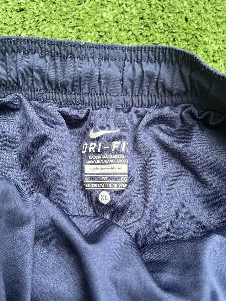 Short PSG Vintage - Au Fil Des Légendes paris retro football shirt nike