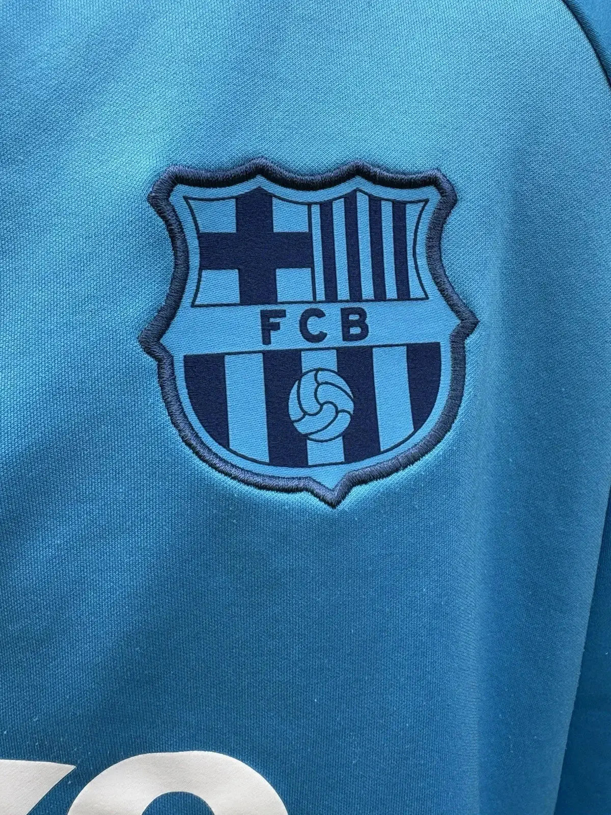 Sweat Shirt Barcelone - Au Fil Des Légendes nike football shirt