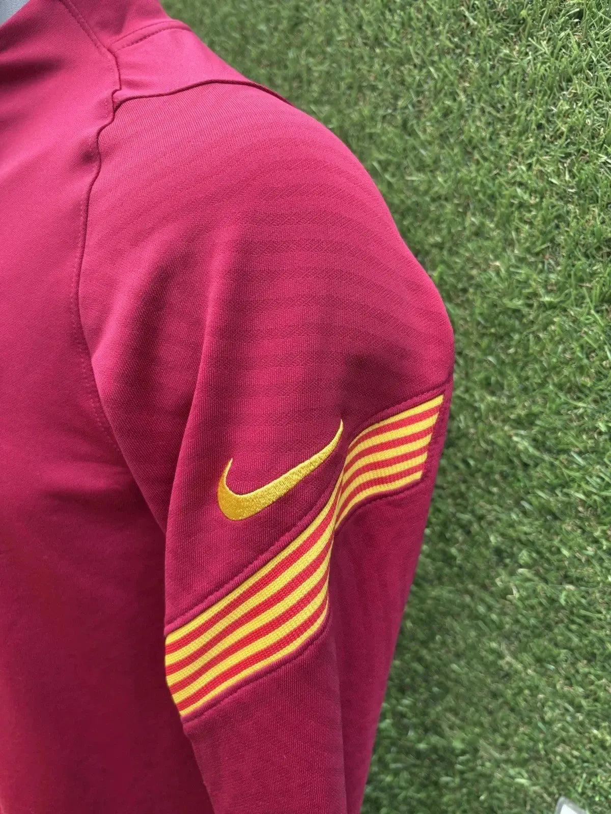 Sweat Shirt Barcelone - Au Fil Des Légendes nike football shirt