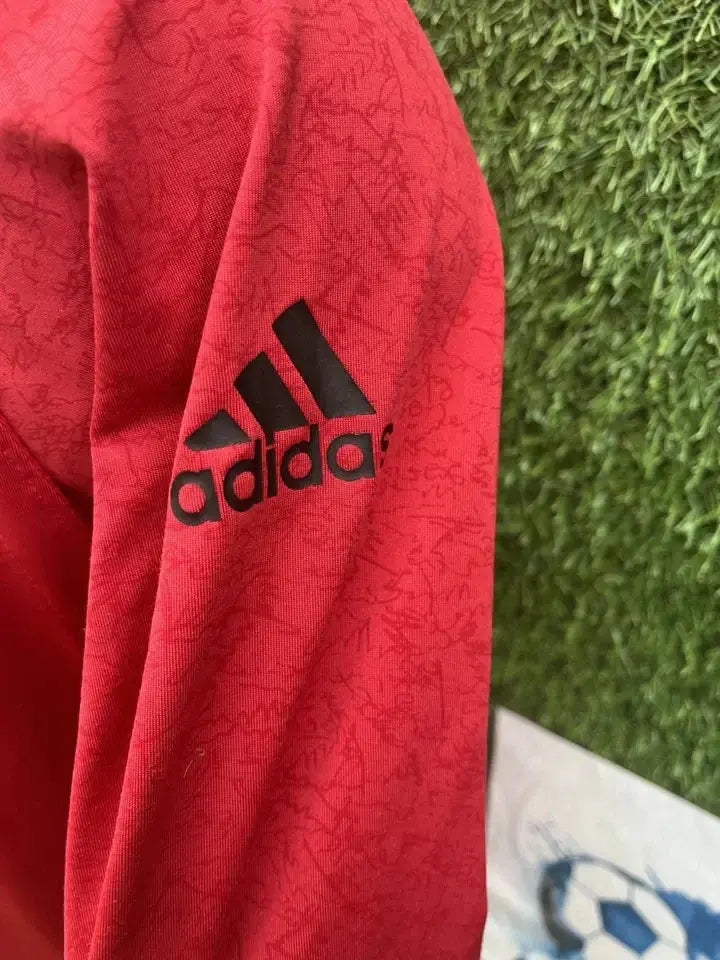 Sweat Shirt Training Manchester United - Au Fil Des Légendes adidas football shirt authentique vintage