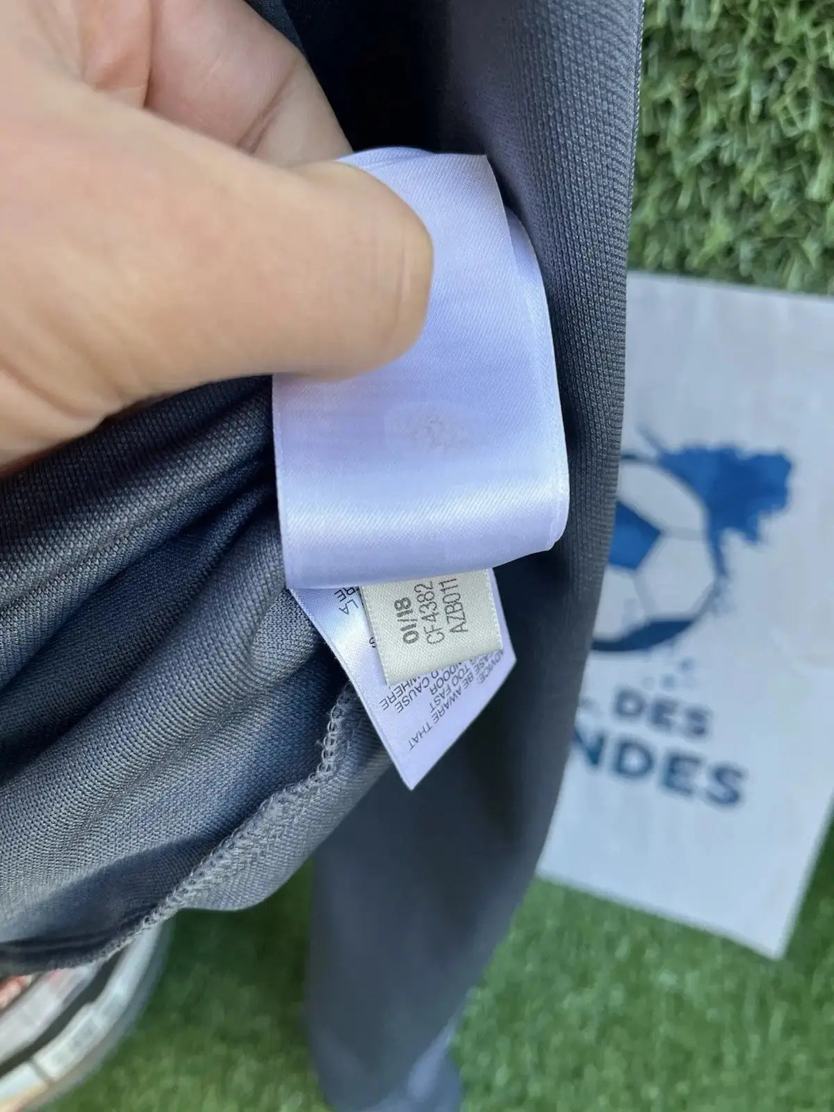 Sweat Shirt Training Olympique Lyonnais - Au Fil Des Légendes adidas football ligue 1 authentique