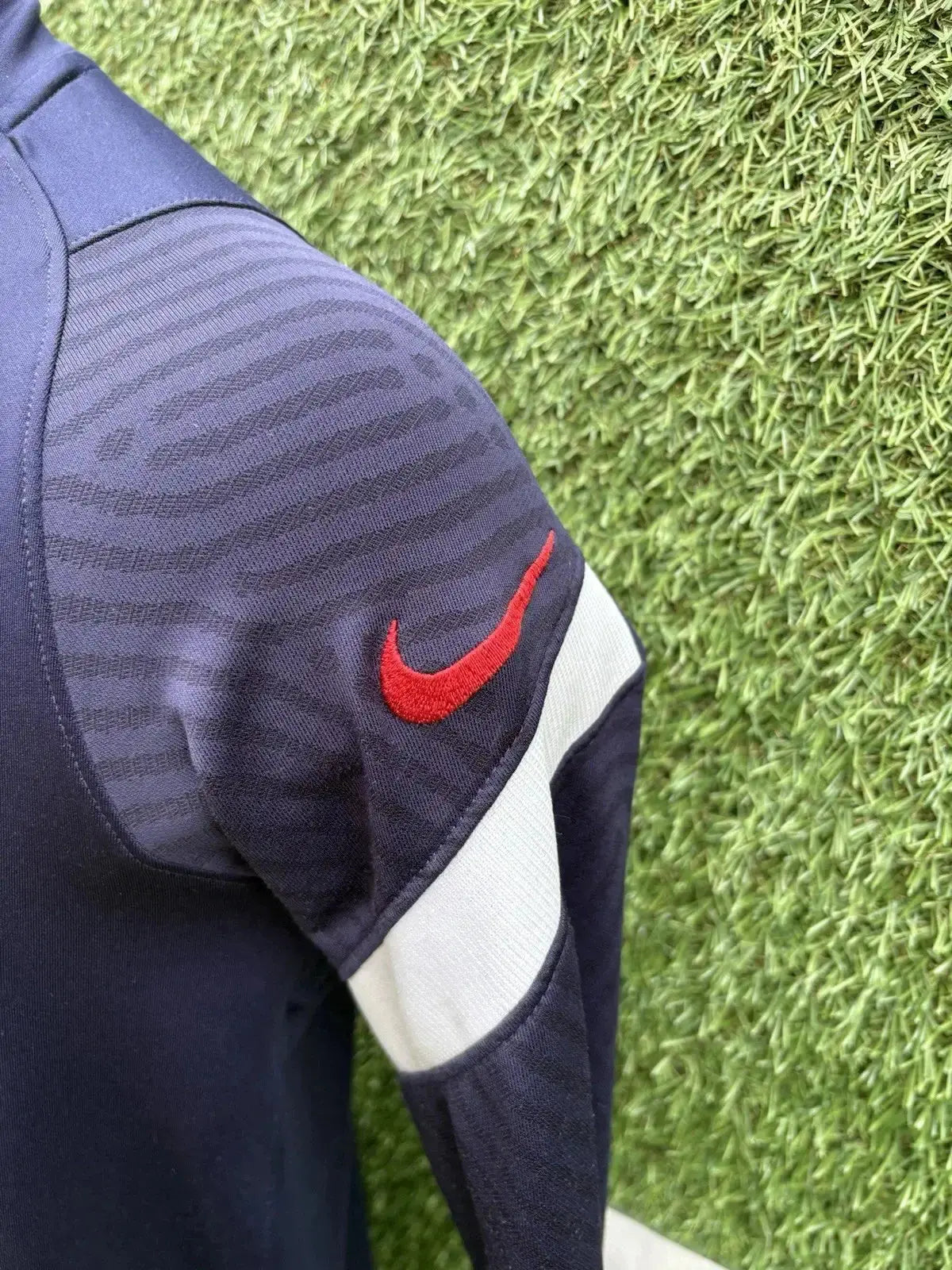 Sweat Shirt équipe de France - Au Fil Des Légendes training nike football shirt