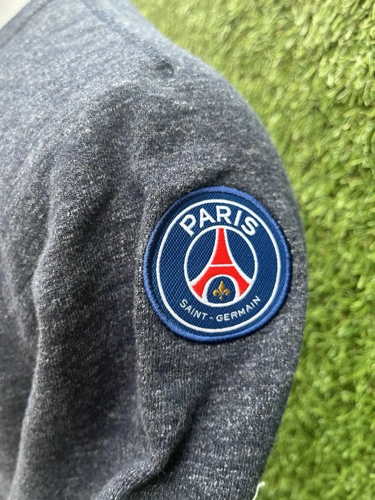 Sweat shirt PSG - Au Fil Des Légendes nike street wear authentique football