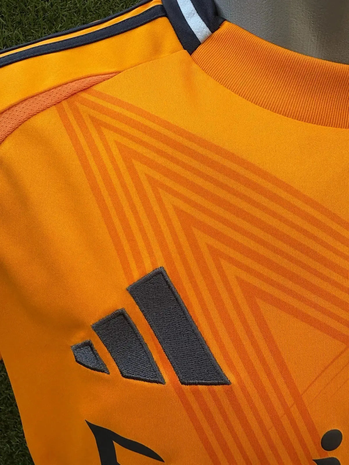 maillot Bellingham Real Madrid Au Fil Des Légendes adidas football shirt